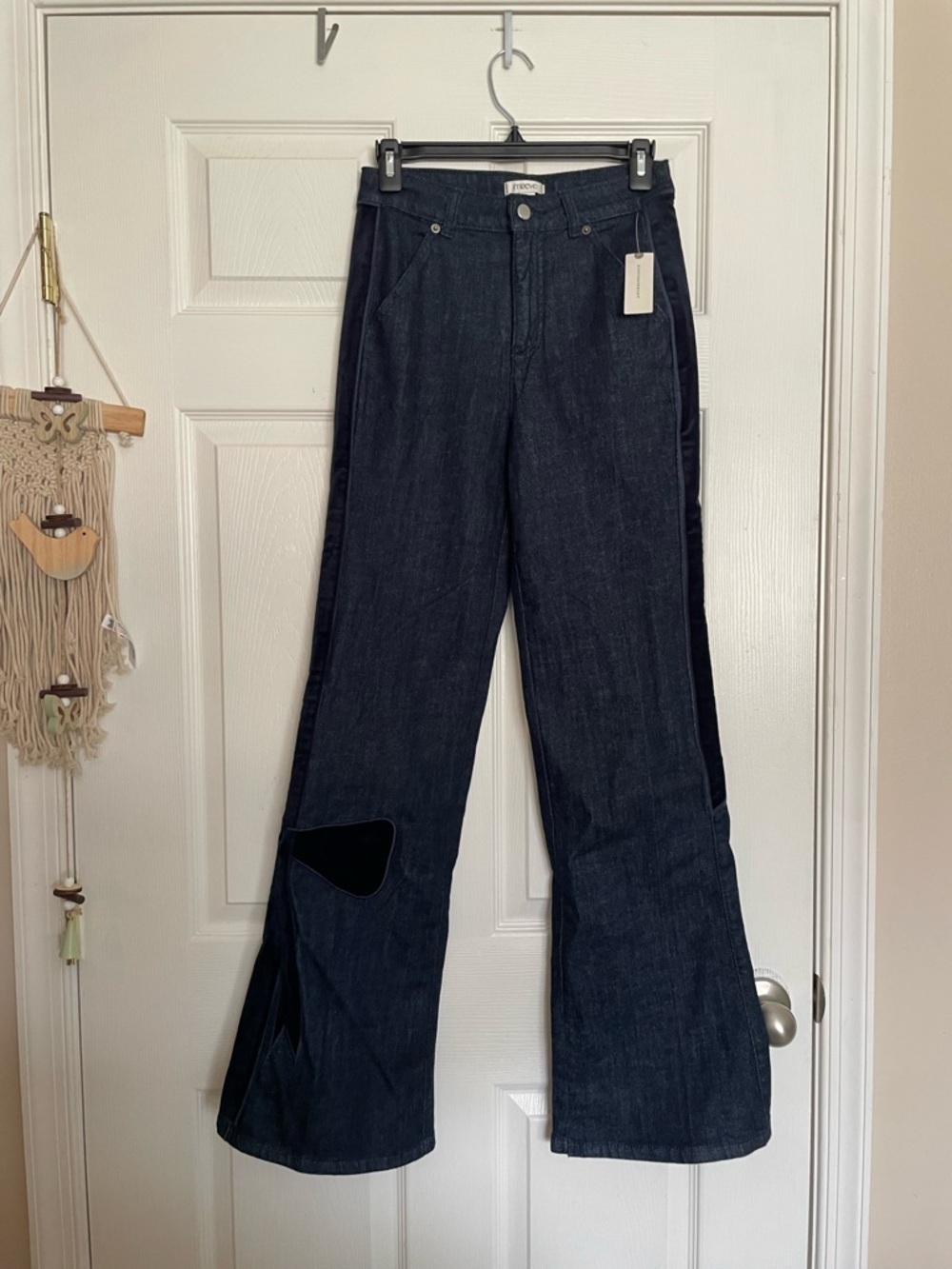 NEW Anthropologie Maeve Women’s Wide-Leg Bow Jeans w Contrast Velvet Panel